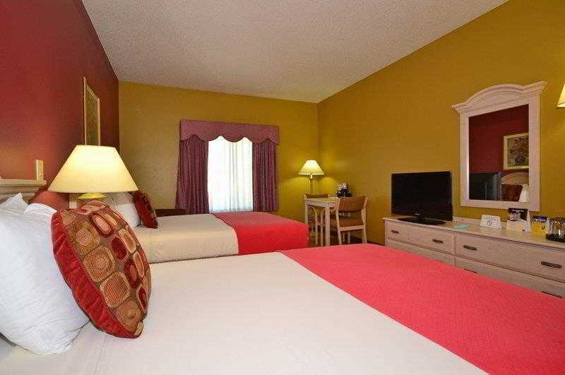 Best Western Plus Des Moines West Inn & Suites Clive Room photo